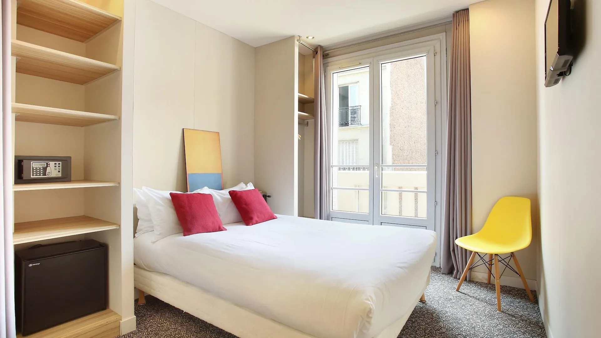 Auguste 3* Paris