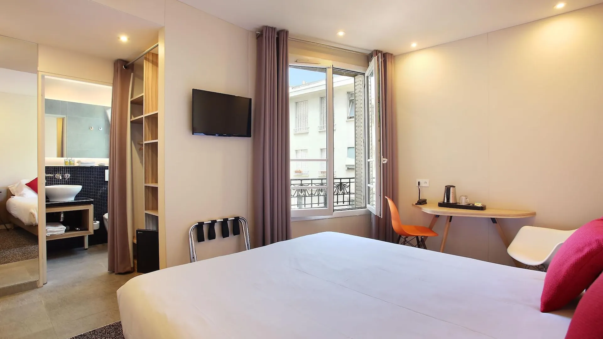 Auguste Hotel